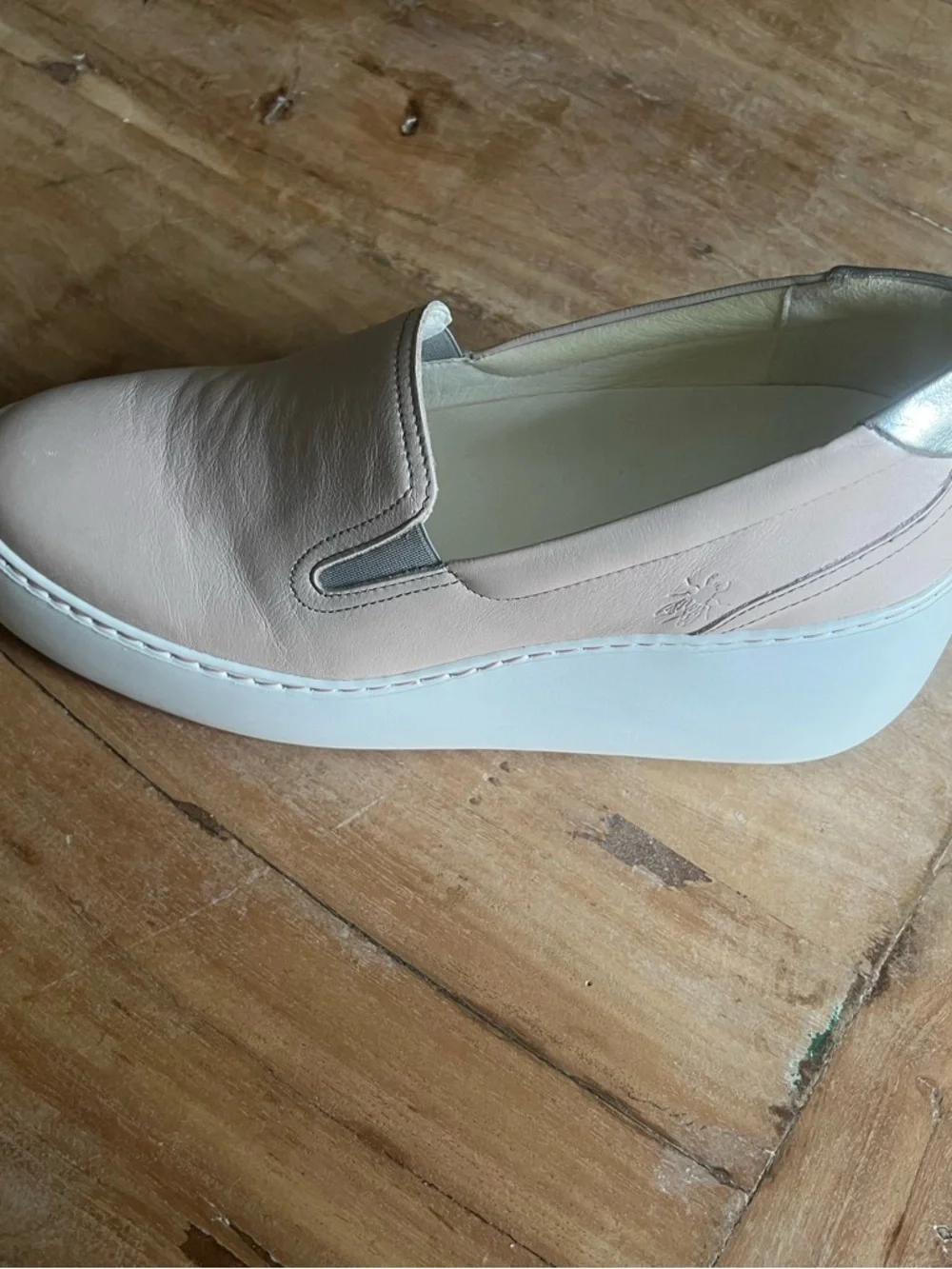 Size 10/11 Fly London Blush Pink Slip-On Platform Sneakers with Silver Accent - Picture 3 of 4